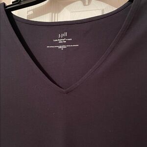 J Jill luxe supima v neck easy tee in navy blue. Perfect for an evening out, NWT
